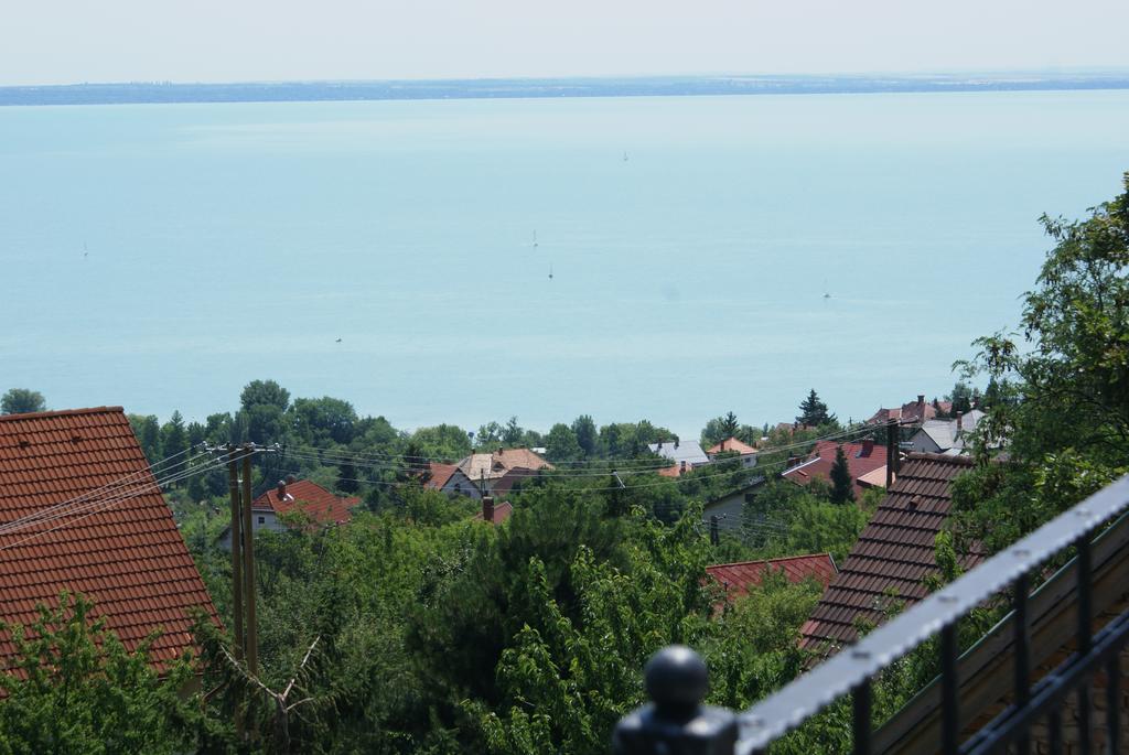 Hotel Sargarigo Apartman Haz Balatonalmádi Exterior foto